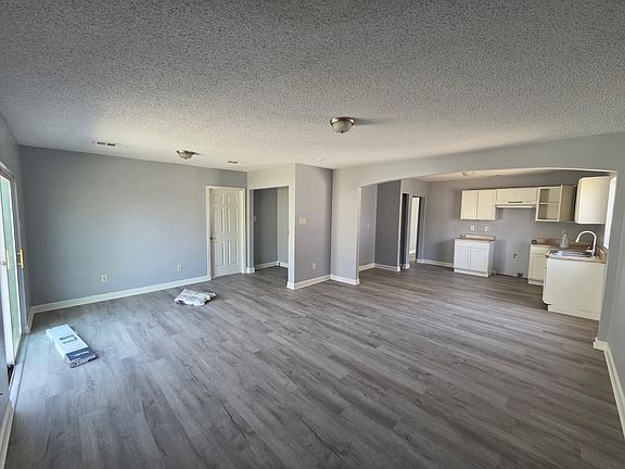 5th image of 229 Ellana Claire St