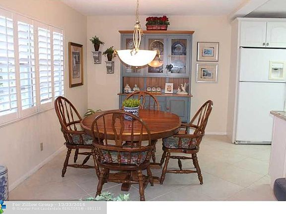 4th image of 4066 Lyndhurst N