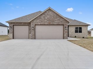 5225 Logan Dr, Battlefield, MO 65619