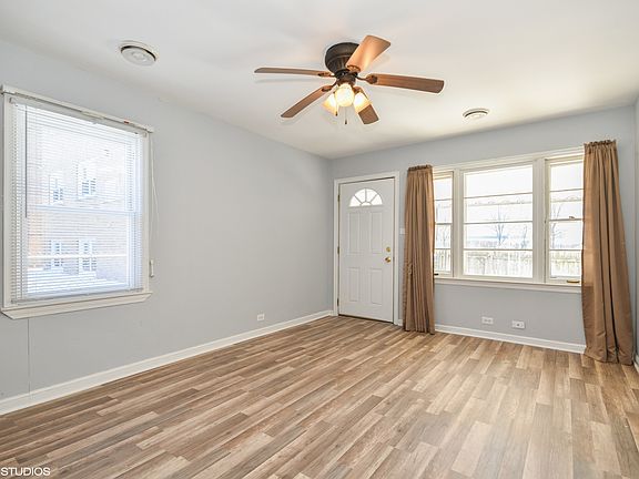 3rd image of 6618 W Montrose Ave
