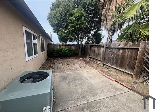 2315 Mandarin Way — Photo 2