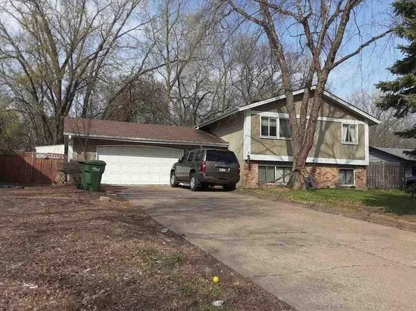 2472 Pearson Pkwy, Brooklyn Park, MN 55444