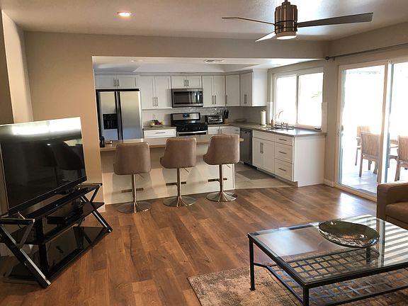 3rd image of 15521 Carrousel Dr