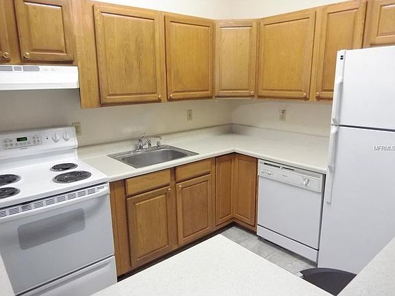 4th image of 3205 Fox Chase Cir N APT 203