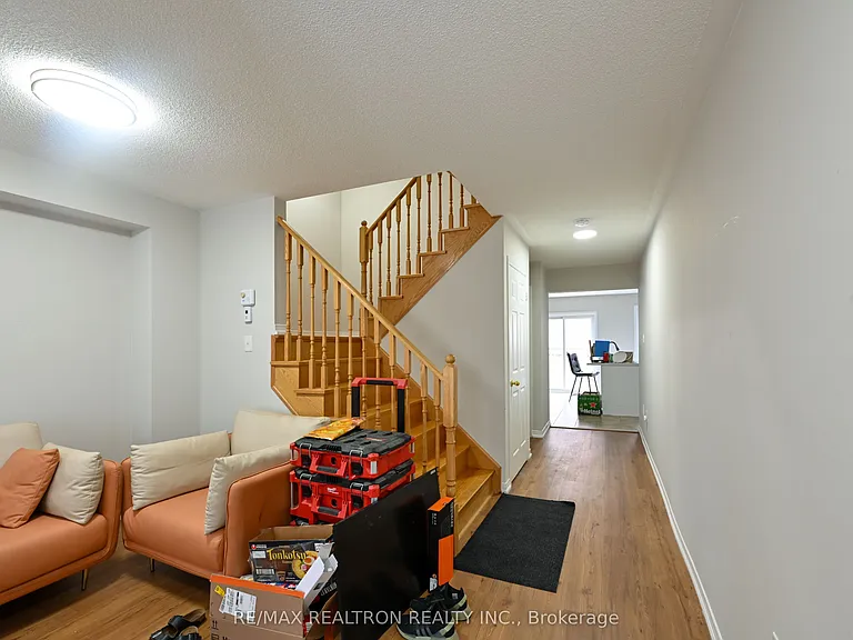 73 Eastern Skies Way — Photo 3