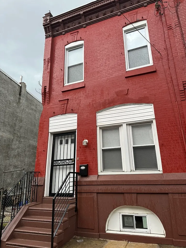 3 bed, 2.5 bath, 1294 sqft, $1,700 — Photo 2