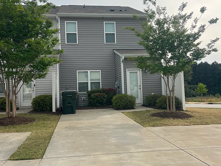 11 Blakely St — Photo 22