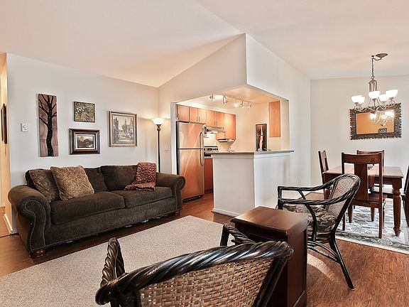 Top Floor Unit--Very Private