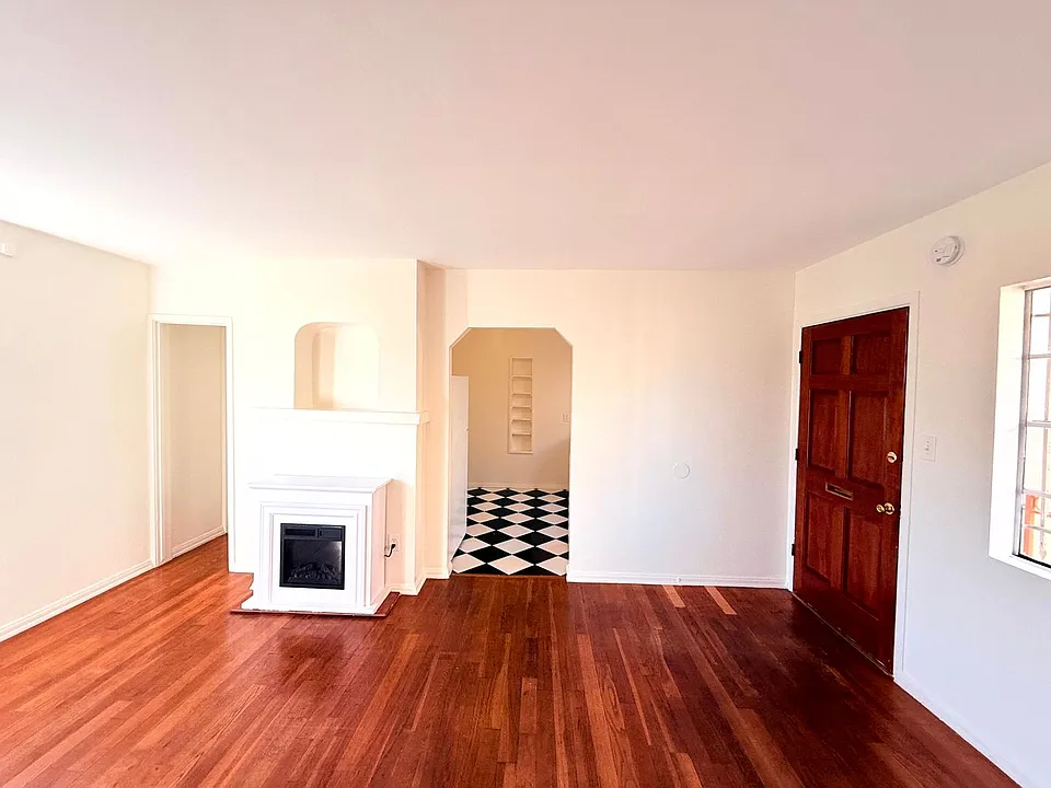 639 E. Rose Avenue