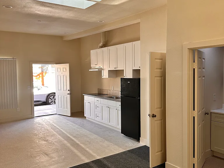 1300 Bissell Ave #1 — Photo 3