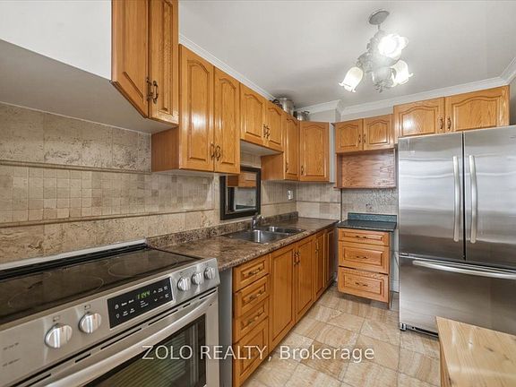 4th image of 2121 Roche Ct #707
