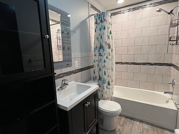 5th image of 379 N 10th St APT 2