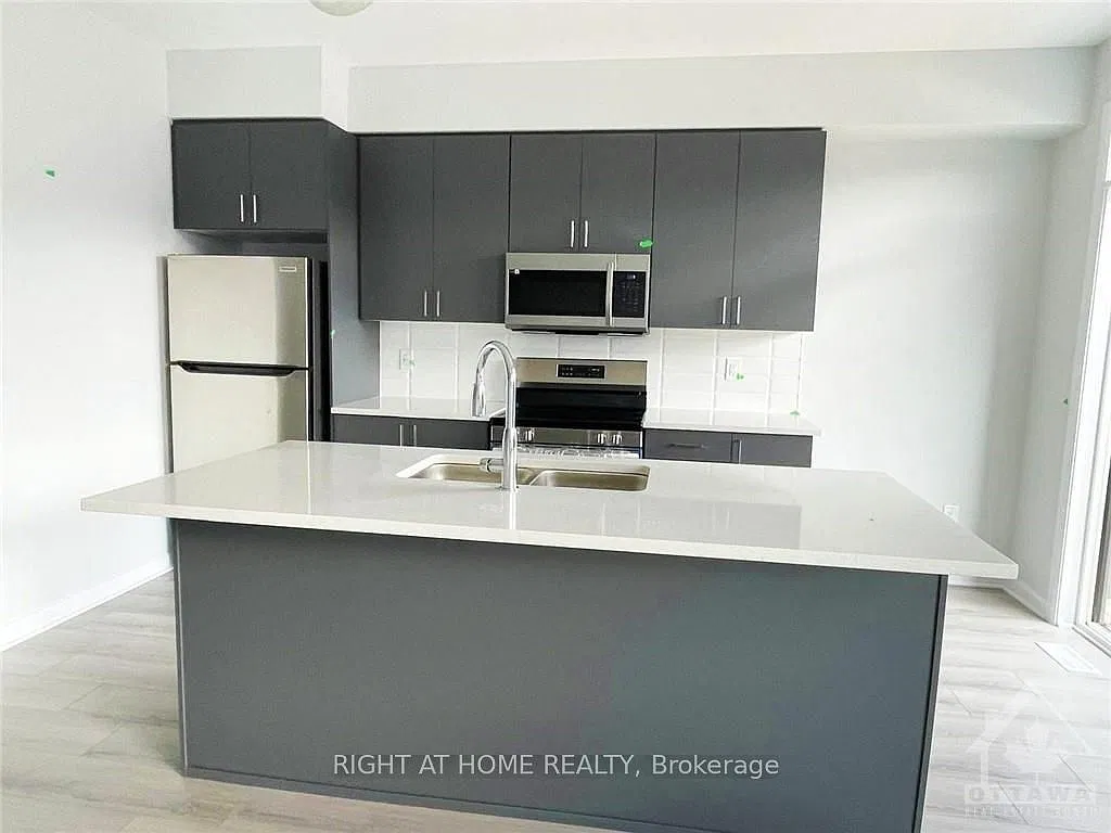 2 bed, $2,400 — Photo 4