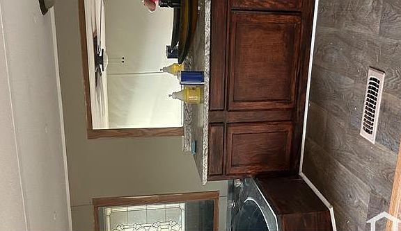 5th image of 1713 Gilmore St #3A
