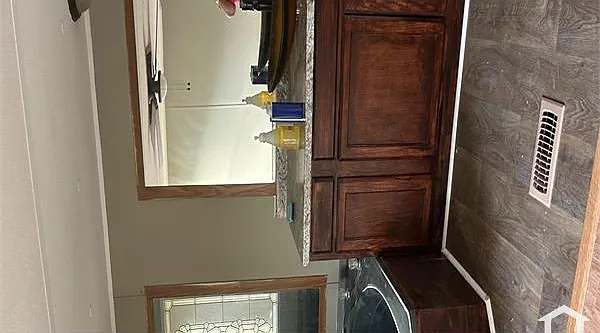 1713 Gilmore St #3A — Photo 5