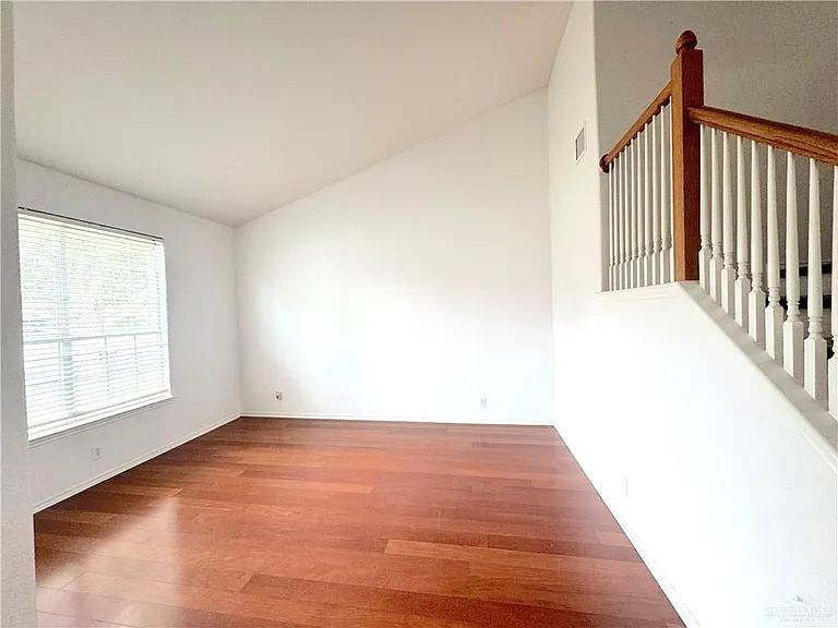 5117 Jasmine Ct — Photo 6