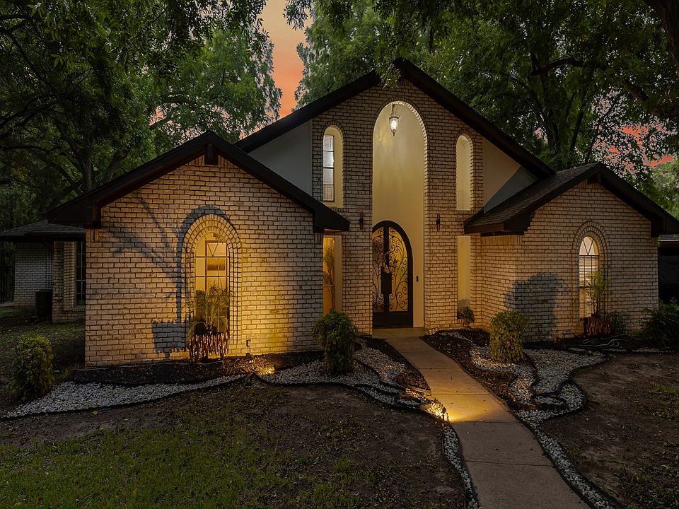 1st image of 229 Creekwood Dr