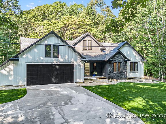 3rd image of 9241 Lakeshore Dr