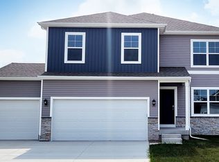 949 Hillside Pl, Polk City, IA 50226