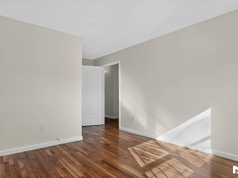 747 Essex St #3 — Photo 18