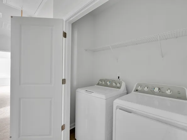 2950 Sloan Dr, Charlotte, NC 28208