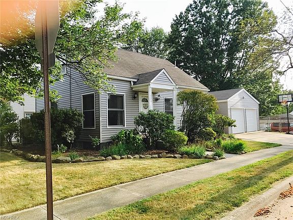 2nd image of 424 Brewer Ave