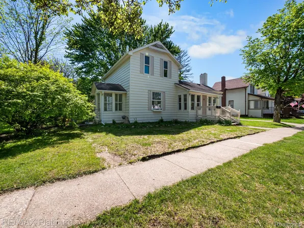 415 E Sibley St, Howell, MI 48843