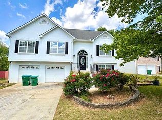 5660 Arrowind Rd, Lilburn, GA 30047