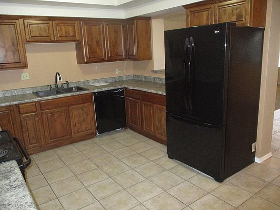 4th image of 723 S Parsell Cir