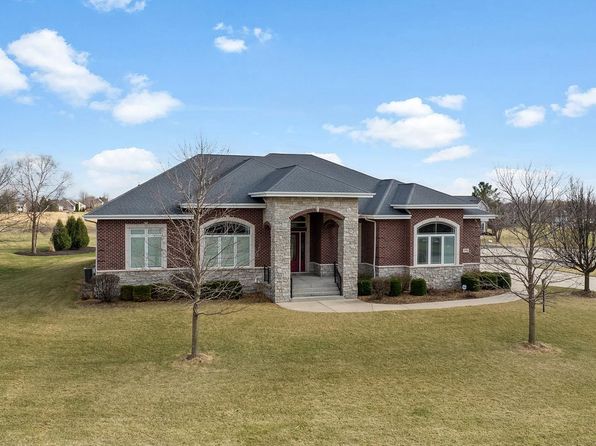174 Titleist Trl, Poplar Grove, IL 61065