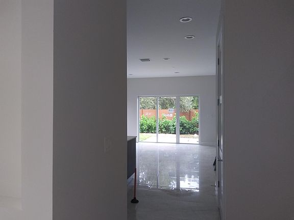 3rd image of 698 NE 43rd St #4