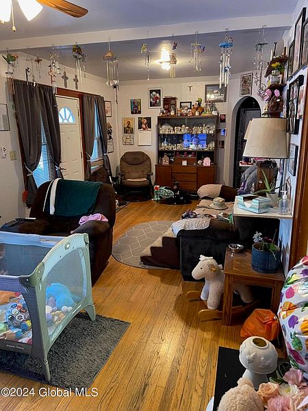 4th image of 309 Parkwood Avenue