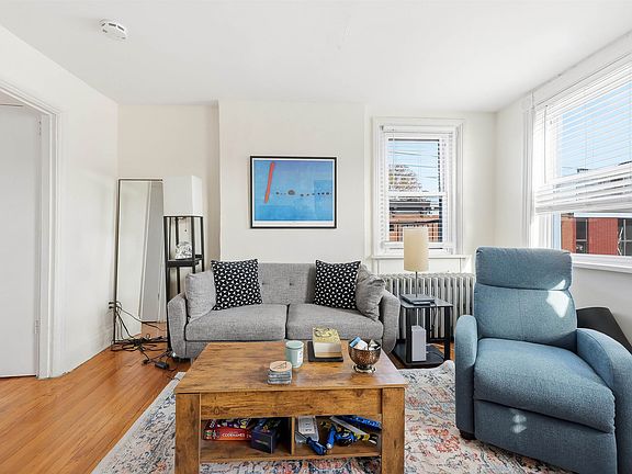 2nd image of 647 Garden St #3W