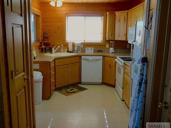 4th image of 5542 Yellowstone Dr