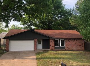 1106 W Vicksburg Ct, Broken Arrow, OK 74011