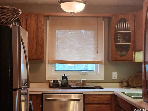 4th image of 602 1st Ave NE