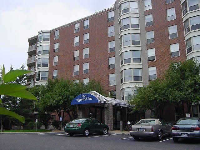 1st image of 1425 28th St W #203