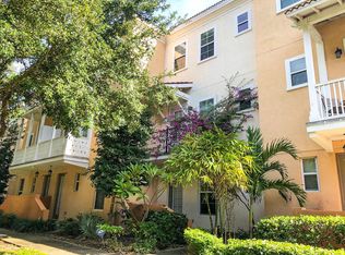 962 Sombra St, Tampa, FL 33619