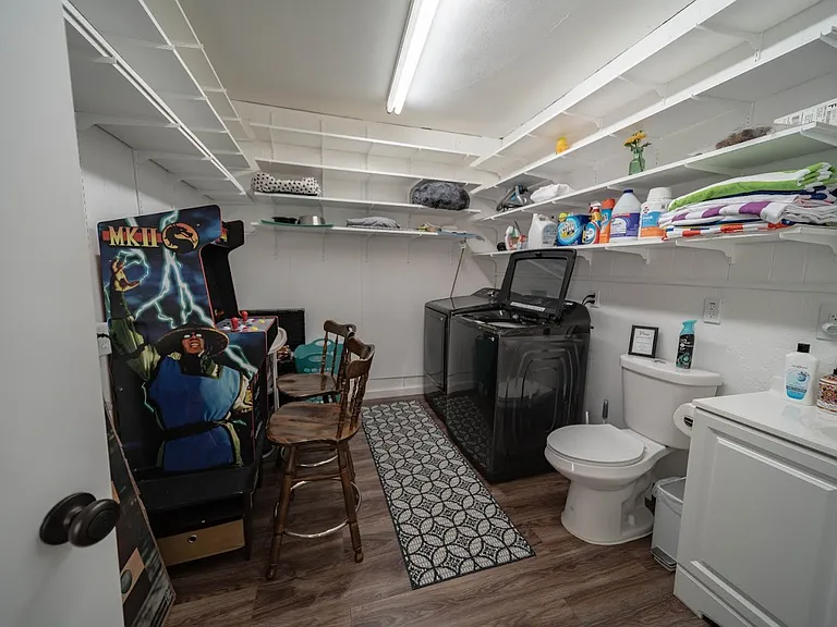 119 N 200 E — Photo 38