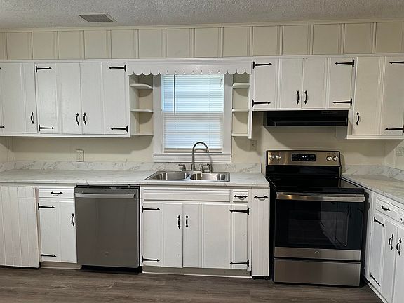 4th image of 658 Sannoner Ave