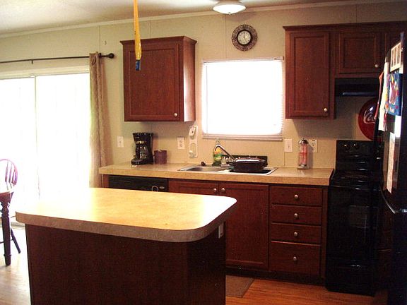 4th image of 161 Cedar Creek Dr