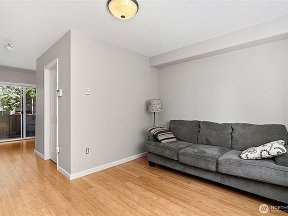 5th image of 7703 11 Avenue SW