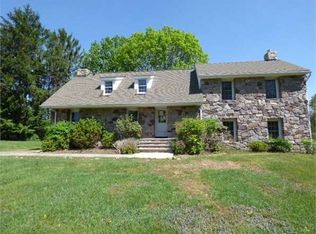 3 Wyckoff Rd, Hampton, NJ 08827