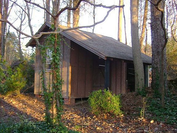 Two outbuildings for storage
