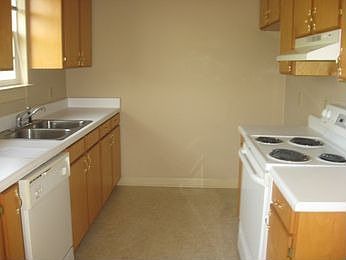 2nd image of 440A Thomason Rd