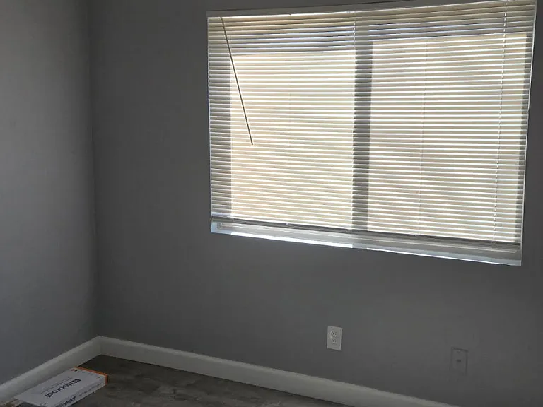 5416 W Hearn Rd — Photo 10