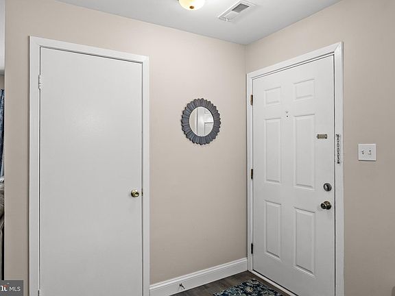 4th image of 2107 Sandra Rd