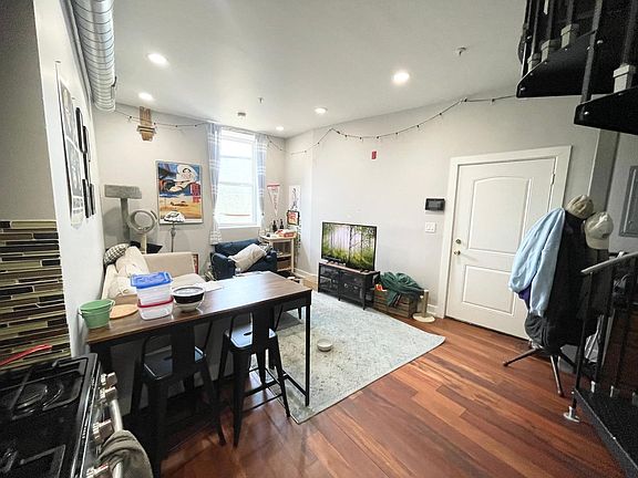 3rd image of 1236 E Columbia Ave #15C