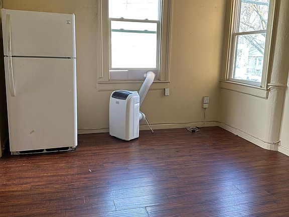 2nd image of 2218 11th St