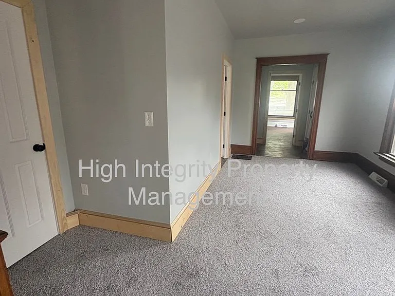 353 W Water St — Photo 8